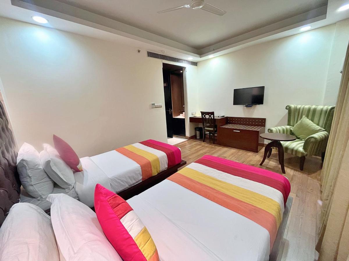 The Grand Orion - Kailash Colony New Delhi Exteriör bild