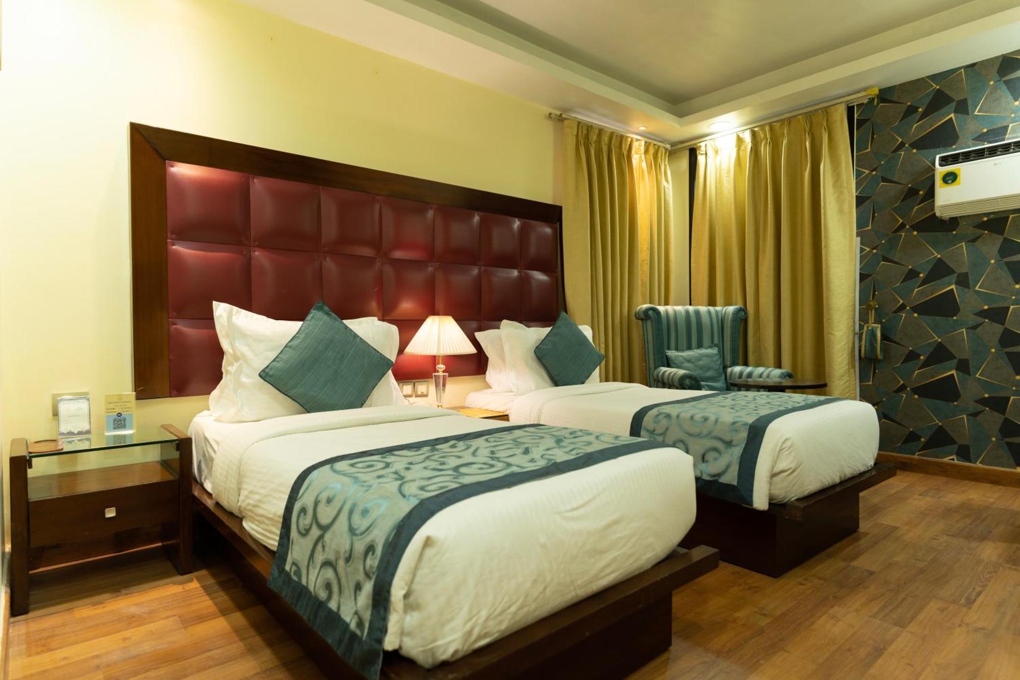 The Grand Orion - Kailash Colony New Delhi Exteriör bild