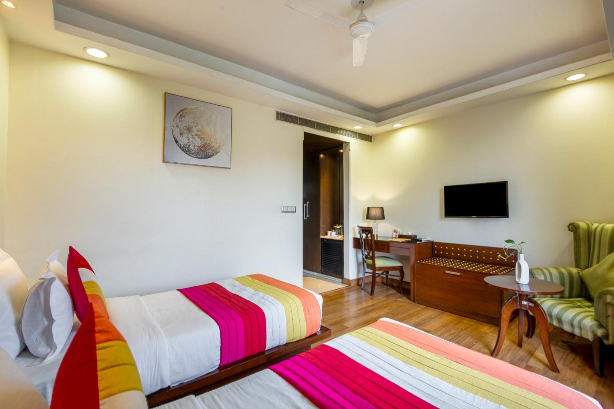 The Grand Orion - Kailash Colony New Delhi Exteriör bild