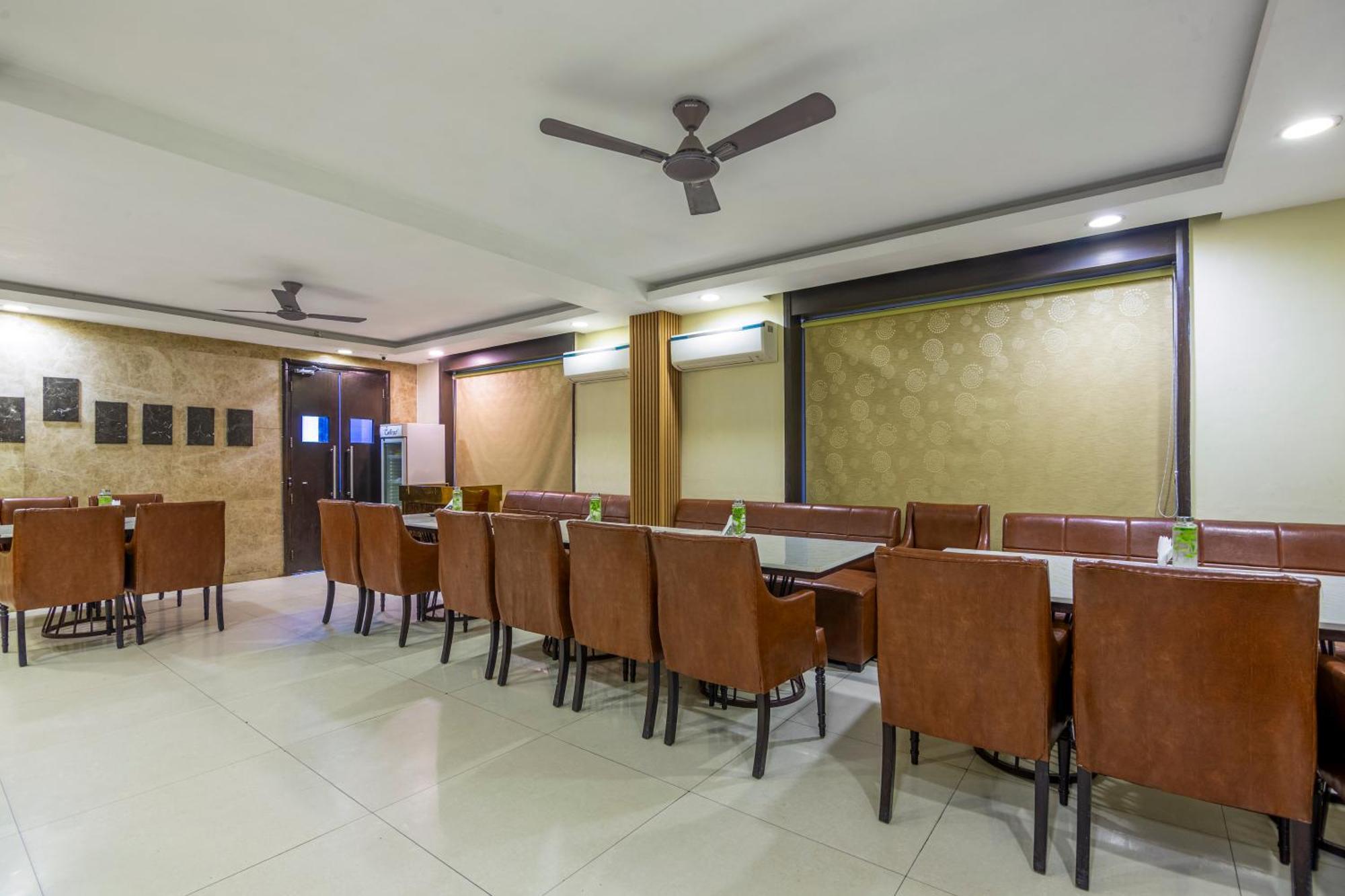 The Grand Orion - Kailash Colony New Delhi Exteriör bild
